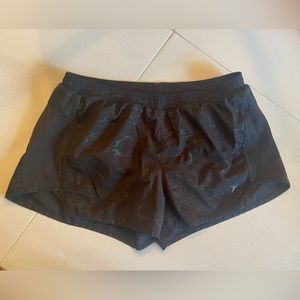 Old Navy Active Style Shorts (Black/patterned) (Size: Medium)